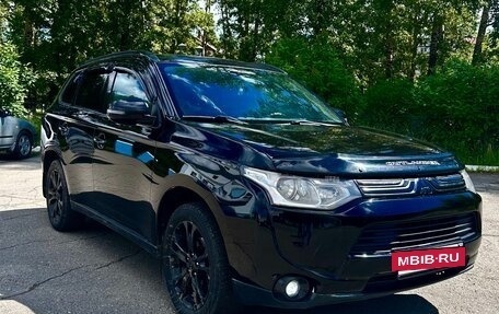 Mitsubishi Outlander III рестайлинг 3, 2012 год, 1 200 000 рублей, 2 фотография