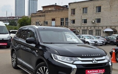 Mitsubishi Outlander III рестайлинг 3, 2015 год, 1 320 000 рублей, 1 фотография