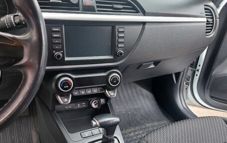 KIA Rio IV, 2018 год, 1 350 000 рублей, 9 фотография