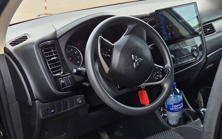 Mitsubishi Outlander III рестайлинг 3, 2015 год, 1 320 000 рублей, 7 фотография