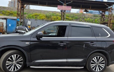 Mitsubishi Outlander III рестайлинг 3, 2015 год, 1 320 000 рублей, 4 фотография