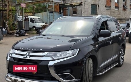 Mitsubishi Outlander III рестайлинг 3, 2015 год, 1 320 000 рублей, 2 фотография