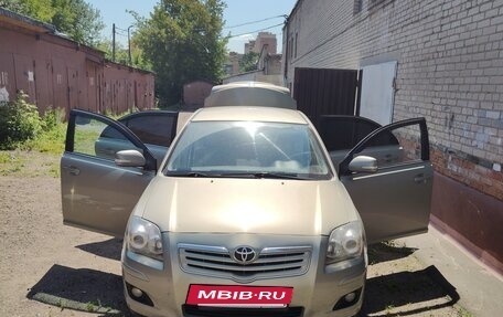 Toyota Avensis III рестайлинг, 2008 год, 700 000 рублей, 2 фотография