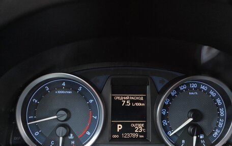 Toyota Corolla, 2013 год, 1 350 000 рублей, 9 фотография
