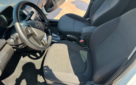 Hyundai Solaris II рестайлинг, 2016 год, 1 200 000 рублей, 4 фотография