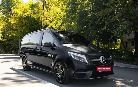 Mercedes-Benz V-Класс, 2022 год, 7 650 000 рублей, 3 фотография