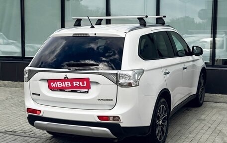 Mitsubishi Outlander III рестайлинг 3, 2014 год, 1 399 000 рублей, 5 фотография