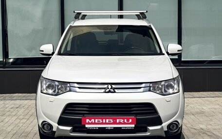 Mitsubishi Outlander III рестайлинг 3, 2014 год, 1 399 000 рублей, 8 фотография