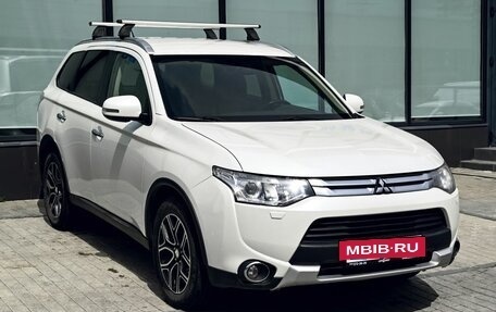 Mitsubishi Outlander III рестайлинг 3, 2014 год, 1 399 000 рублей, 7 фотография