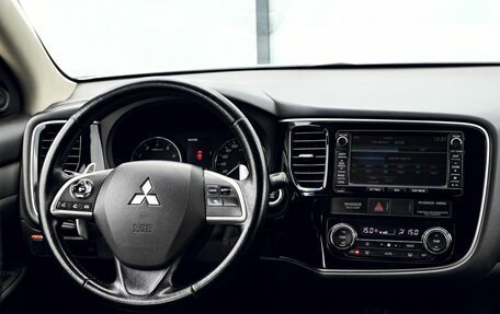 Mitsubishi Outlander III рестайлинг 3, 2014 год, 1 399 000 рублей, 19 фотография