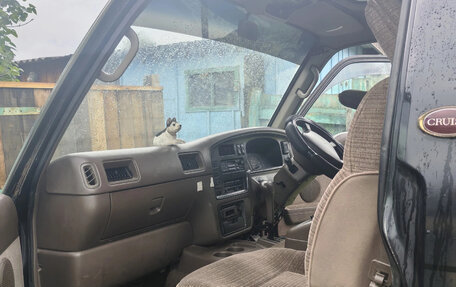 Nissan Homy IV, 1995 год, 500 000 рублей, 11 фотография