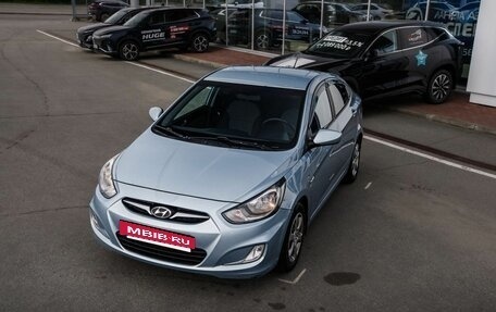 Hyundai Solaris II рестайлинг, 2013 год, 900 000 рублей, 3 фотография