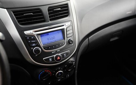 Hyundai Solaris II рестайлинг, 2013 год, 900 000 рублей, 14 фотография