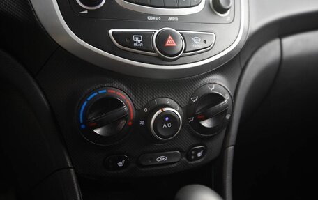 Hyundai Solaris II рестайлинг, 2013 год, 900 000 рублей, 15 фотография