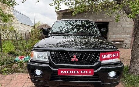 Mitsubishi Pajero Sport II рестайлинг, 2002 год, 989 000 рублей, 33 фотография
