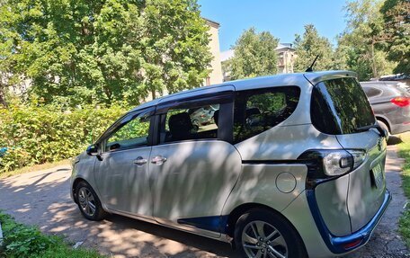 Toyota Sienta II, 2017 год, 1 240 000 рублей, 12 фотография