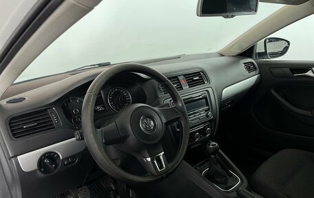 Volkswagen Jetta VI, 2011 год, 922 000 рублей, 8 фотография