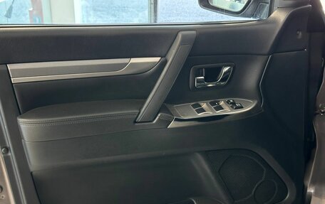 Mitsubishi Pajero IV, 2014 год, 2 075 000 рублей, 10 фотография