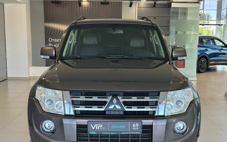 Mitsubishi Pajero IV, 2014 год, 2 075 000 рублей, 2 фотография