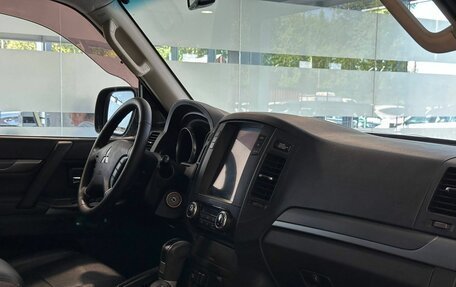 Mitsubishi Pajero IV, 2014 год, 2 075 000 рублей, 8 фотография