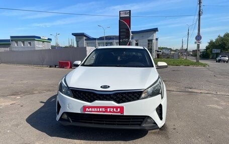 KIA Rio IV, 2020 год, 820 000 рублей, 1 фотография