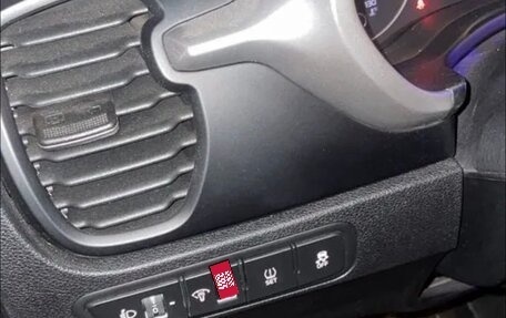 KIA Rio IV, 2021 год, 1 820 000 рублей, 12 фотография