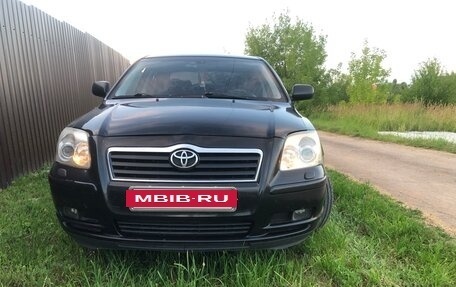 Toyota Avensis III рестайлинг, 2005 год, 630 000 рублей, 2 фотография