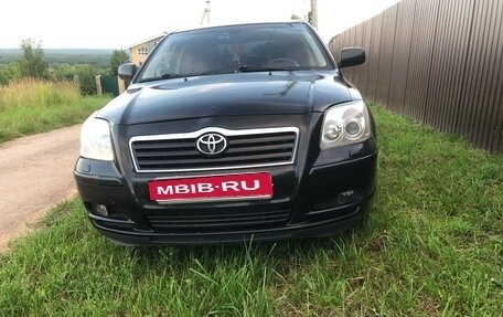 Toyota Avensis III рестайлинг, 2005 год, 630 000 рублей, 4 фотография
