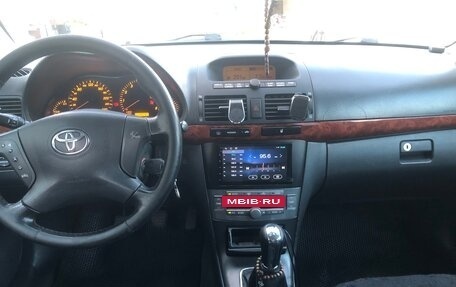 Toyota Avensis III рестайлинг, 2005 год, 630 000 рублей, 18 фотография