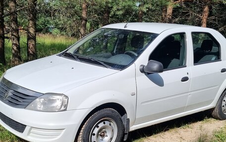 Renault Logan I, 2015 год, 555 000 рублей, 2 фотография