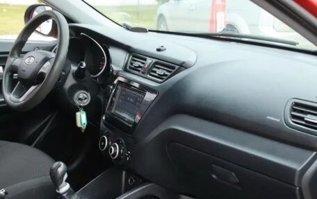 KIA Rio III рестайлинг, 2011 год, 590 000 рублей, 2 фотография