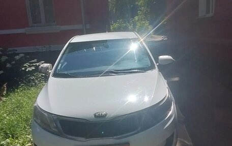 KIA Rio III рестайлинг, 2013 год, 750 000 рублей, 3 фотография