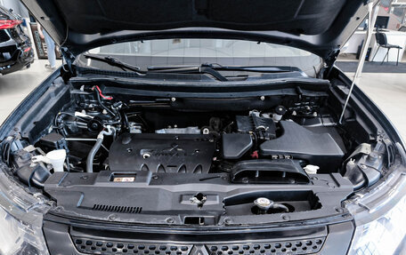 Mitsubishi Outlander III рестайлинг 3, 2022 год, 2 712 000 рублей, 13 фотография