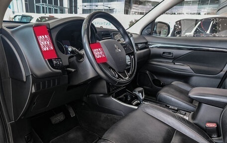 Mitsubishi Outlander III рестайлинг 3, 2022 год, 2 712 000 рублей, 20 фотография