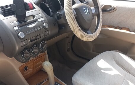 Honda Fit Aria, 2002 год, 310 000 рублей, 6 фотография