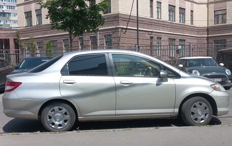 Honda Fit Aria, 2002 год, 310 000 рублей, 2 фотография