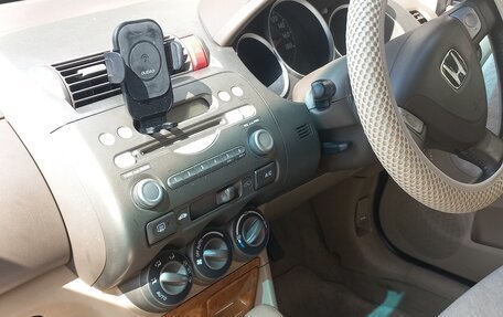 Honda Fit Aria, 2002 год, 310 000 рублей, 18 фотография