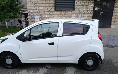 Chevrolet Spark III, 2013 год, 680 000 рублей, 3 фотография