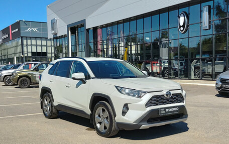 Toyota RAV4, 2021 год, 4 050 000 рублей, 7 фотография