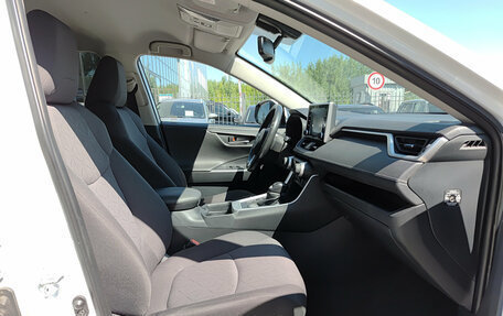 Toyota RAV4, 2021 год, 4 050 000 рублей, 15 фотография