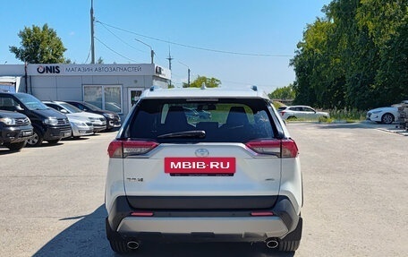 Toyota RAV4, 2021 год, 4 050 000 рублей, 10 фотография