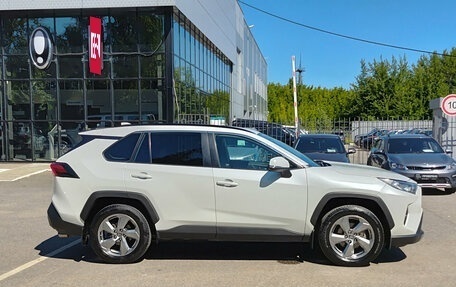 Toyota RAV4, 2021 год, 4 050 000 рублей, 8 фотография