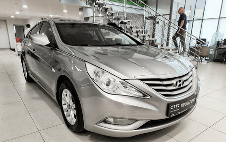 Hyundai Sonata VI, 2010 год, 850 000 рублей, 7 фотография