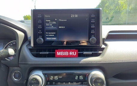 Toyota RAV4, 2021 год, 4 050 000 рублей, 19 фотография
