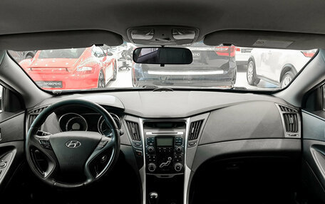 Hyundai Sonata VI, 2010 год, 850 000 рублей, 18 фотография