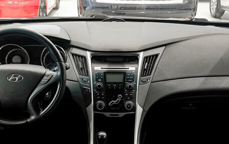 Hyundai Sonata VI, 2010 год, 850 000 рублей, 19 фотография