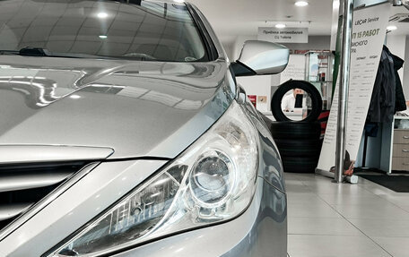 Hyundai Sonata VI, 2010 год, 850 000 рублей, 21 фотография