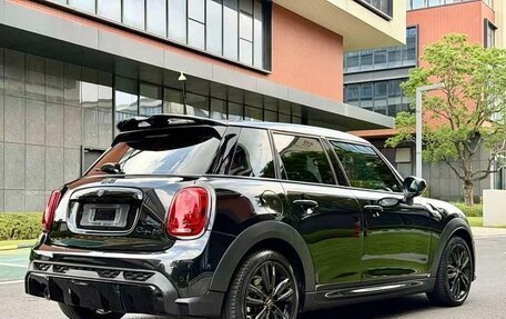 MINI Clubman, 2022 год, 1 600 000 рублей, 4 фотография