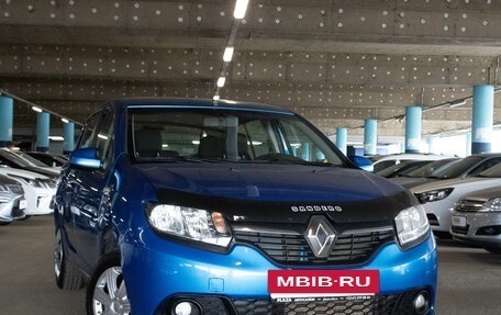 Renault Sandero II рестайлинг, 2015 год, 869 000 рублей, 2 фотография
