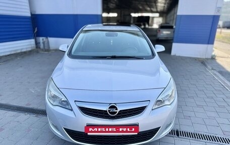 Opel Astra J, 2011 год, 825 000 рублей, 2 фотография